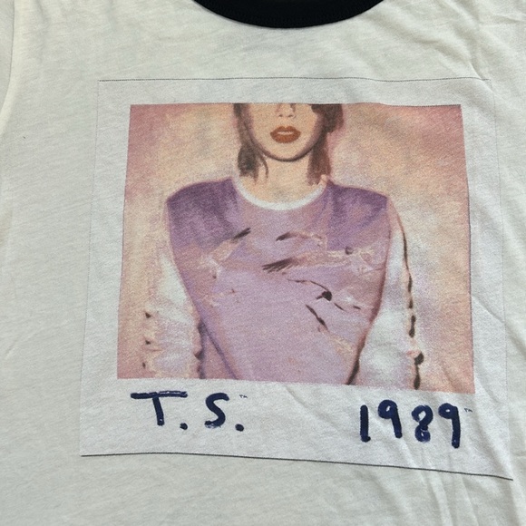 ‼️Taylor Swift T.S. 1989 The World Tour Shirt. Size Medium 100% Cotton - Picture 2 of 7